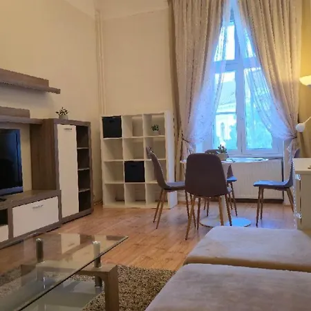 Fountain Apartment *