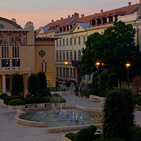 Fountain Apartment *